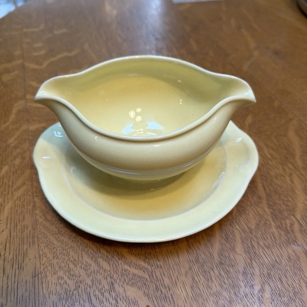Vintage Lu-Ray Pastels Yellow Gravy Boat Attached Underplate T.S.&T. USA